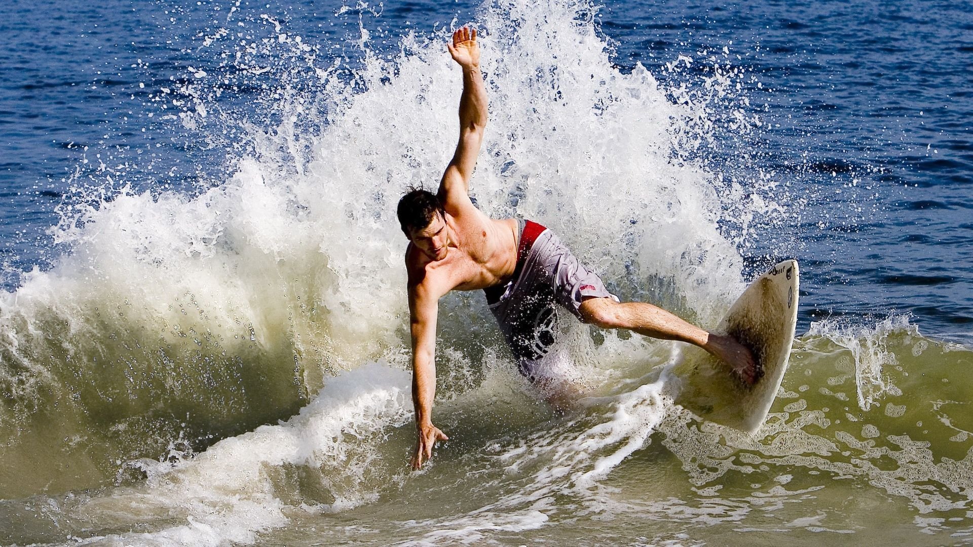 意甲赛季最强阵容揭晓，球员表现亮眼，意甲赛季最佳球员